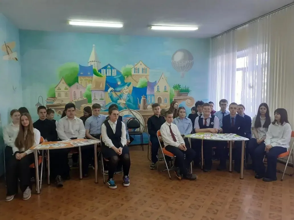 📜 Гимназисты 8 «Б» класса совершили литературно-этнографическое путешествие «Живущие рядом», в ходе 