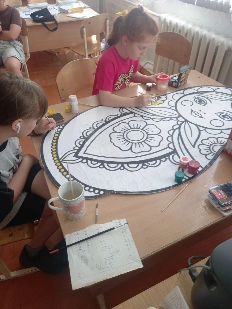 Всероссийская акция "Рисуй, Россия!" в рамках празднования Дня России в пришкольном лаг...