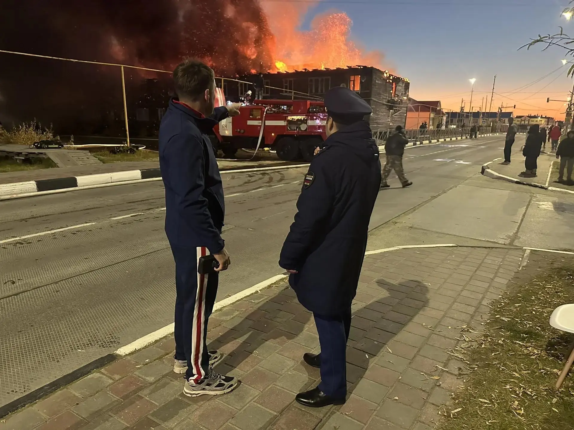 Ночь тревоги в Тазовском: в Тазовском ликвидировали пожар