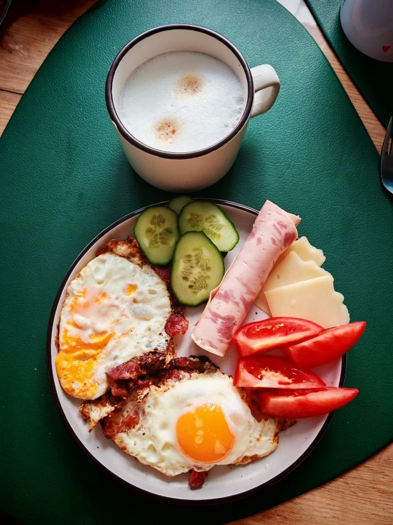 У Королевы Ви на подходе сразу 4 зуба....поэтому я выпала из жизни😬