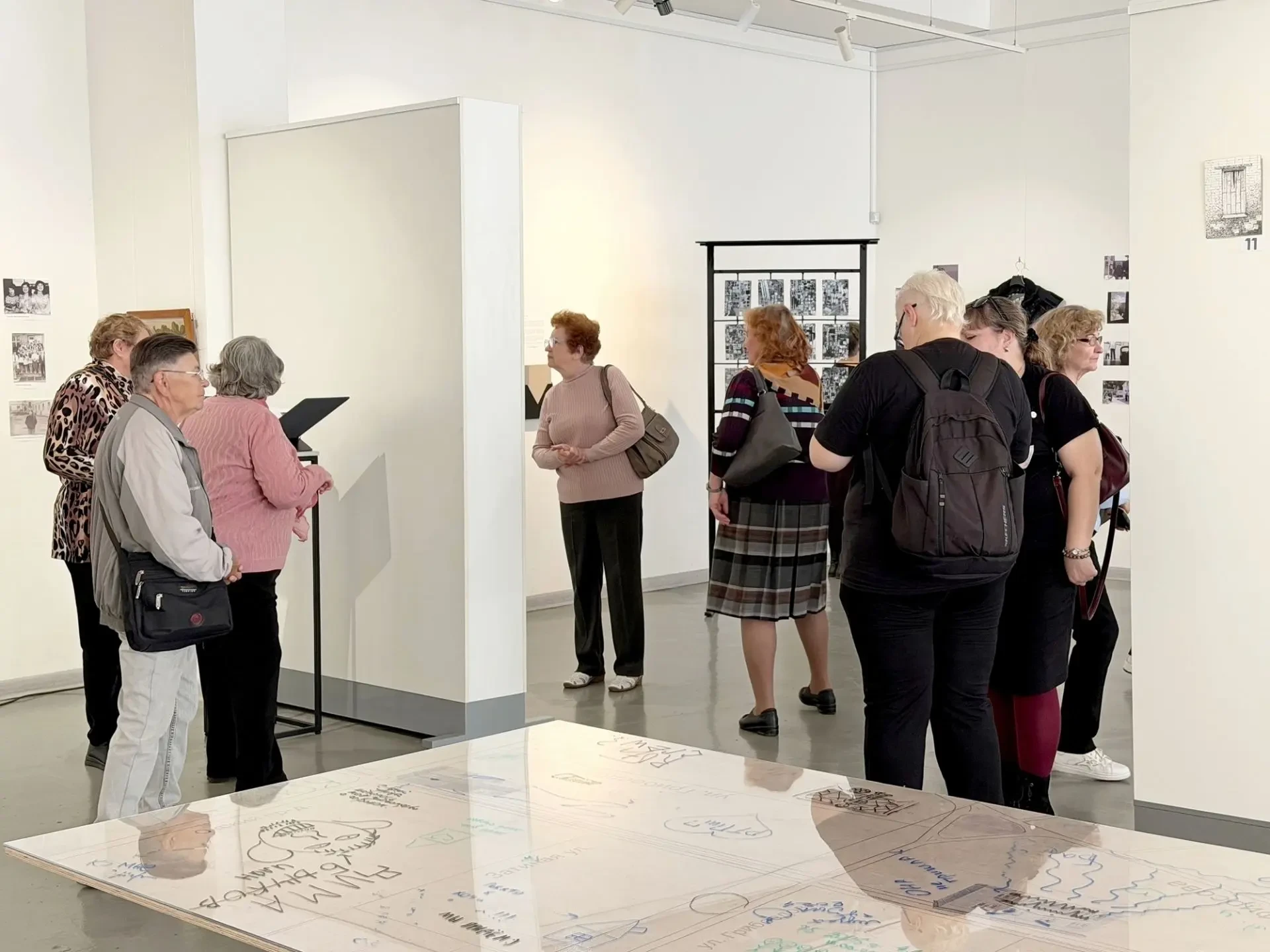 🎨 В Выставочном зале провели инклюзивную экскурсию
