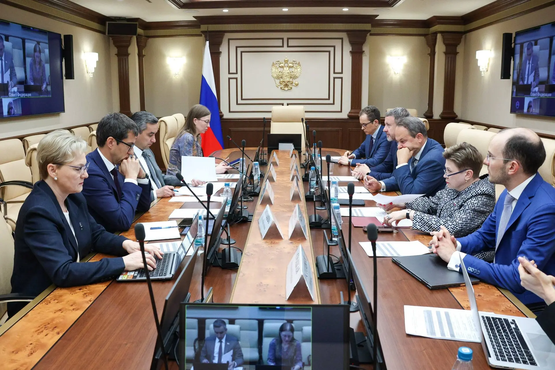 В Совете Федерации прошло обсуждение реформы законодательства о банкротстве с участием ...