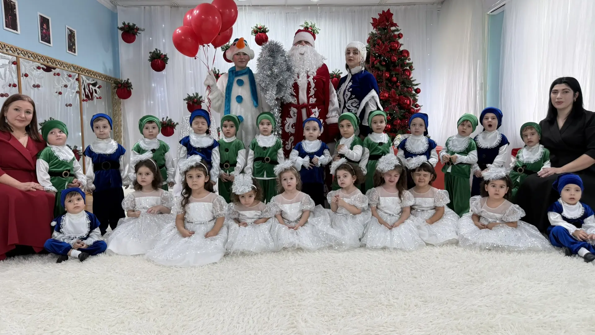🎅✨ Новогодний утренник в группе «Носики‑курносики»! ✨🎅