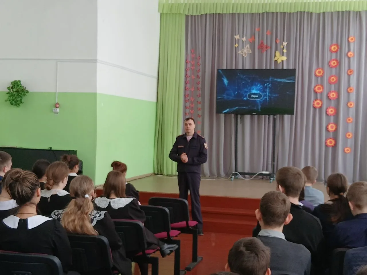 Встреча старшеклассников с представителем Росгвардии

Сегодня учащиеся старших классов нашей школы и