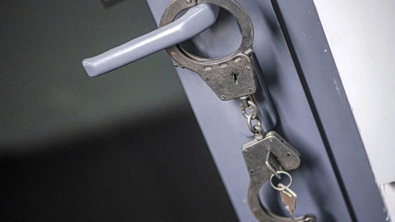 18 лет — и 5 лет колонии. В Брянске вынесли приговор за смертельный удар на остановке