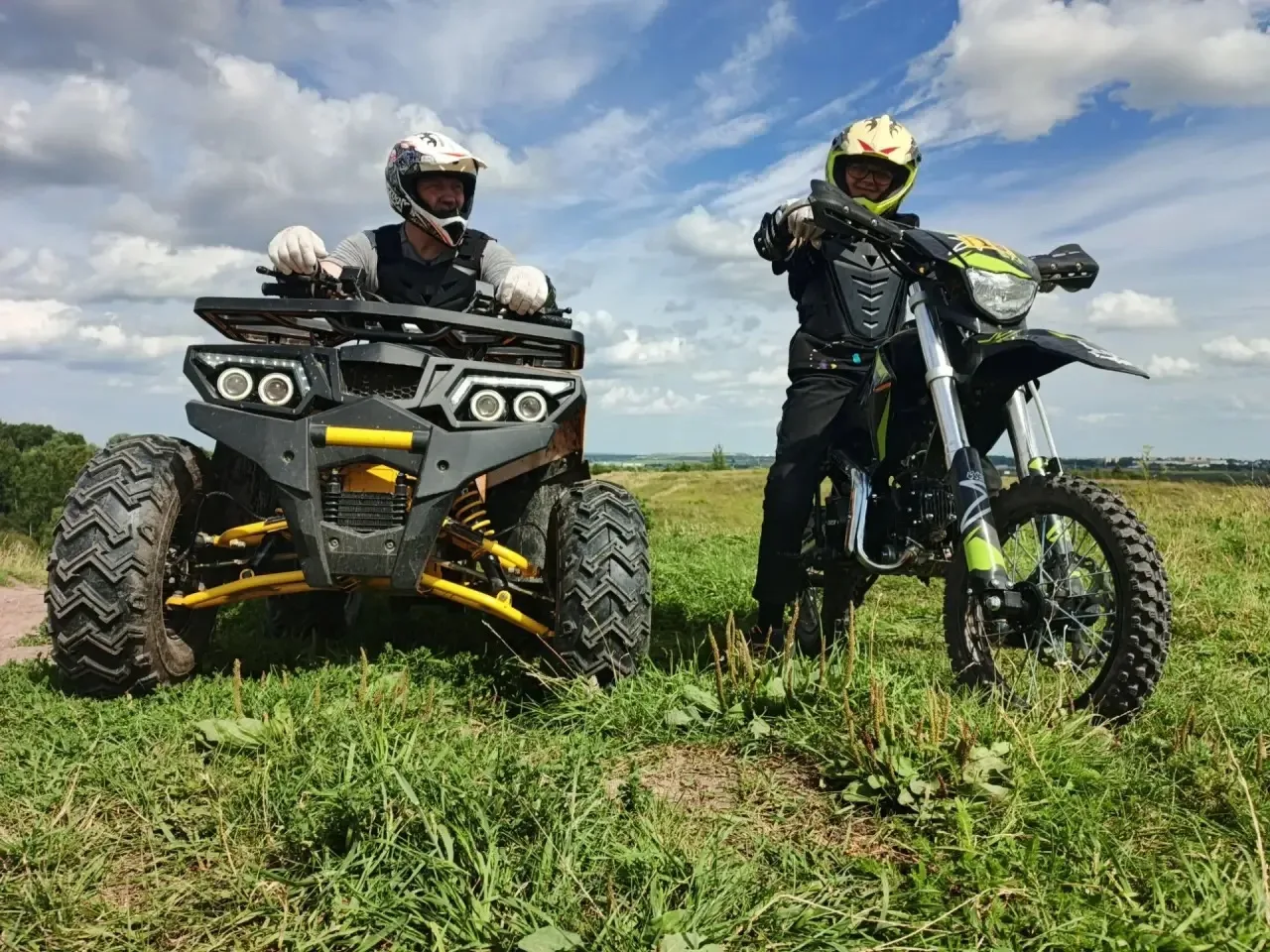 🏍 Думаете, научить ребёнка ездить на мотоцикле — это просто дать газ? Ну... нет. 😄