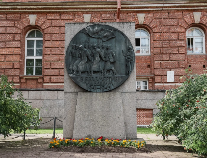 8 сентября – день памяти жертв блокады Ленинграда. В эту дату университет вспоминает св...