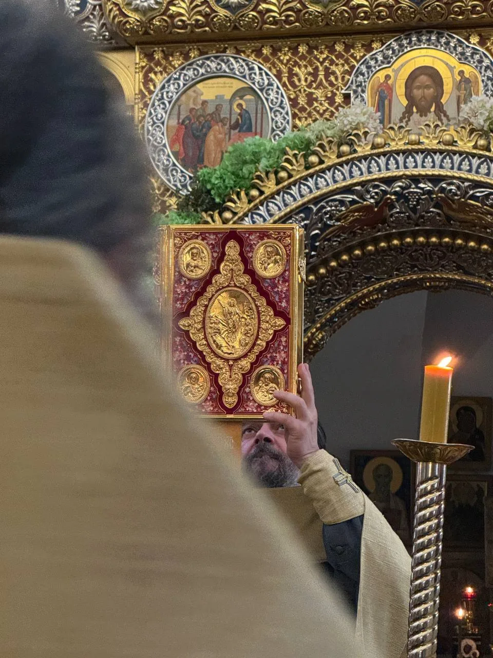 Проповедь в Субботу 3-й недели по Пятидесятнице.

Братья и сестры, Христос сейчас восседает во славе