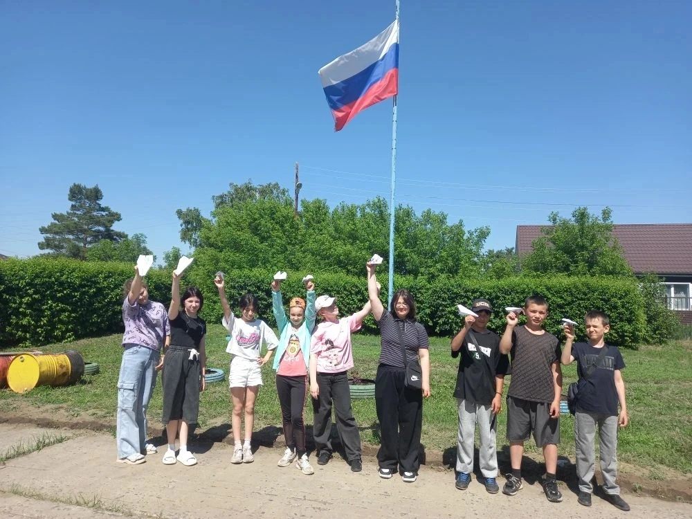 🌞 Летний лагерь: День 4. Небо, творчество и спорт!

Четвёртый день нашего летнего пришкольного лаге