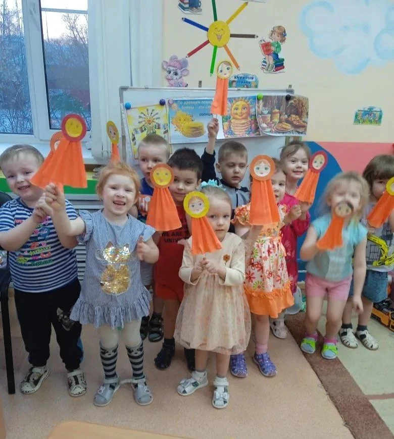 Мы — веселый хоровод,