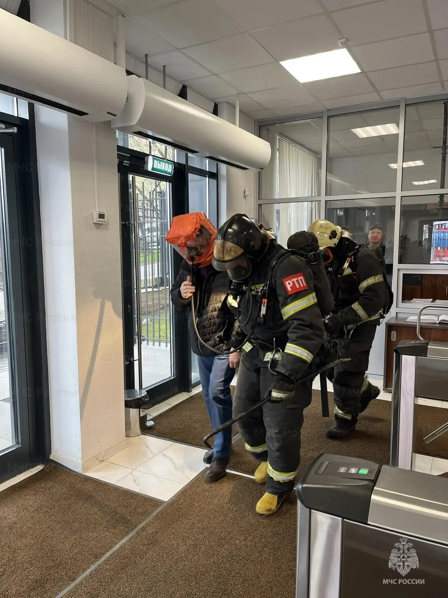 🚨 В Российском государственном архиве кинофотофонодокументов прошла тренировка по эвакуации  В Красн