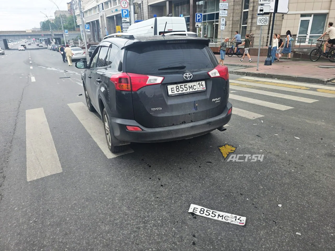 🚙🚗 Две Тойоты столкнулись на перекрёстке Красного проспекта и улицы Писарева

Водитель кроссовера 