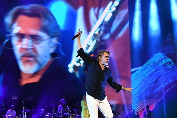 Ласковый Шнур май  🎤 После ухода Алисы Вокс солистками группы «Ленинград» всегда становились унифици