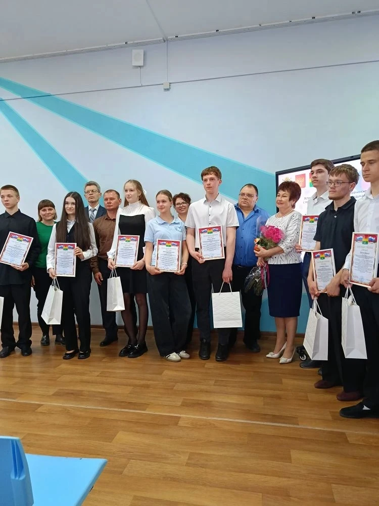 Сегодня в молодежном центре прошла вдохновляющая встреча «Триумф Сорочинска: Лидеры будущего». Глава