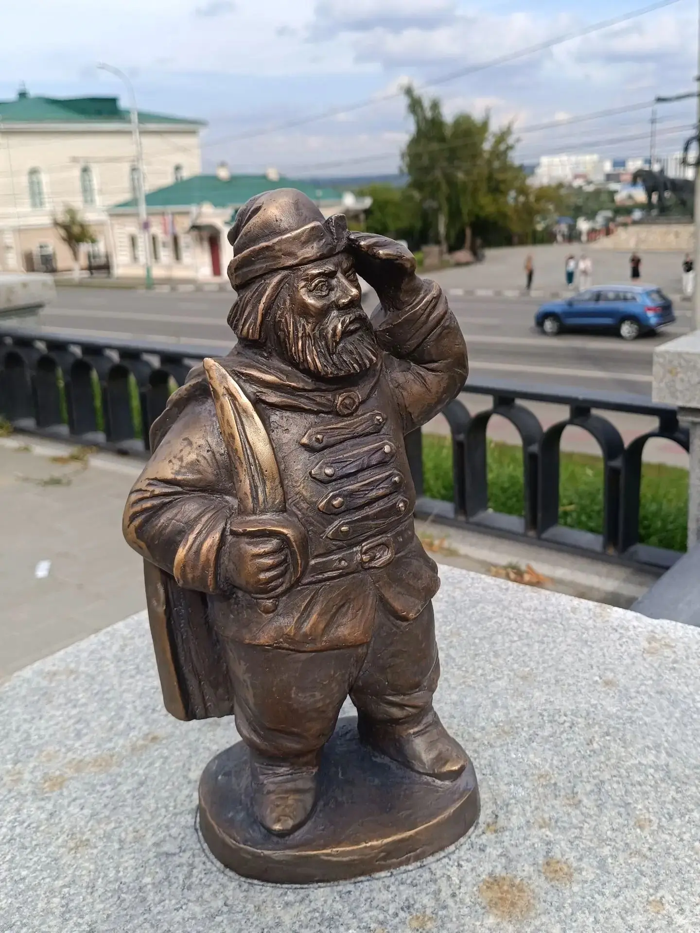 В историческом центре Пензы начали появляться фигуры «пензяков-добряков». Снимками трех...
