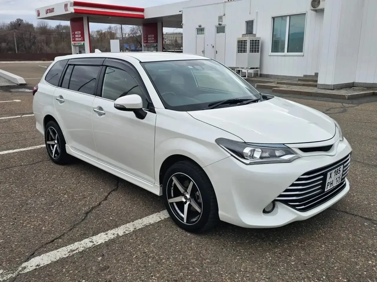💥💥💥 Toyota Corolla Fielder 💥💥💥
      
✅ 2015 год выпуска 
✅ 1.5 Бензин
✅ ПРОБЕГ: 80 000 Kм
✅ М