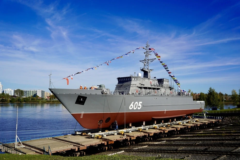 Корабль противоминной обороны "Семен Агафонов" спустили на воду в Петербурге