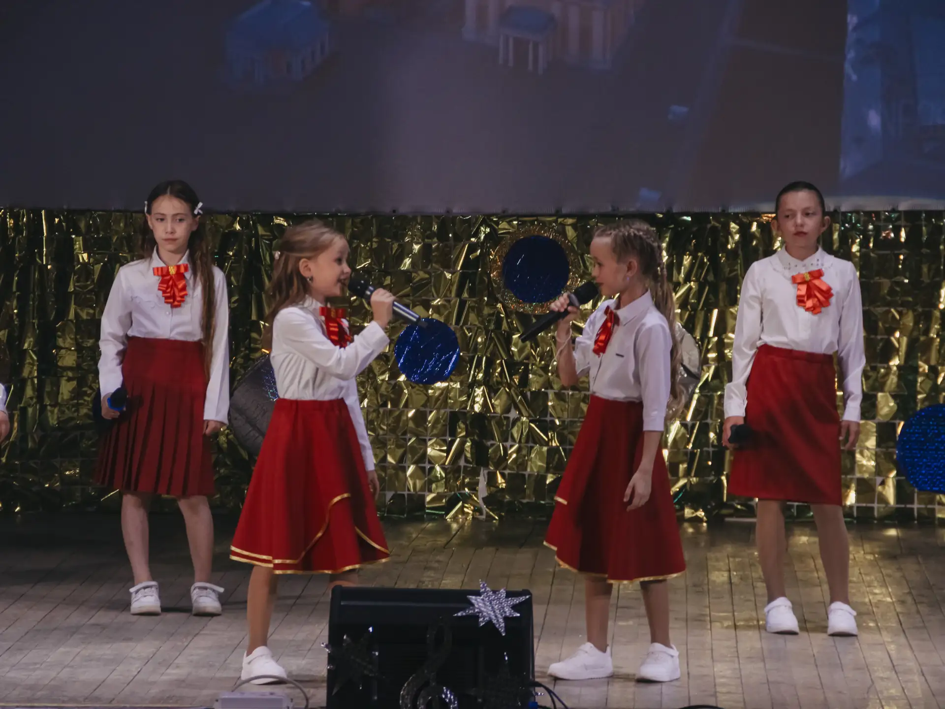 🎤 В пятничный вечер, 5 июня, в Бакчарском РДК состоялся отчётный концерт Образцовой эстрадной студи