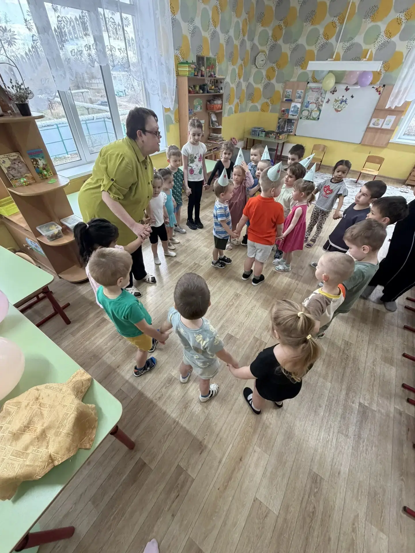 Сегодня в группе Колокольчик прошёл День именинника. Малыши играли, веселились. На разв...