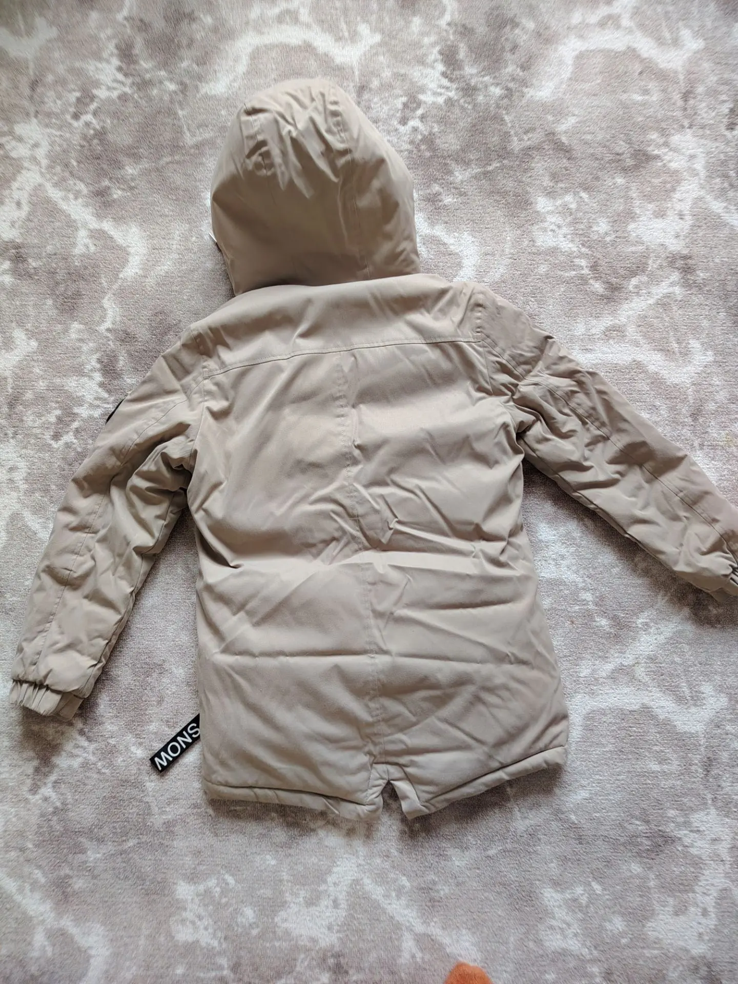 Продам куртку, зима, рост 146,цена 1000т, состояние отличное.