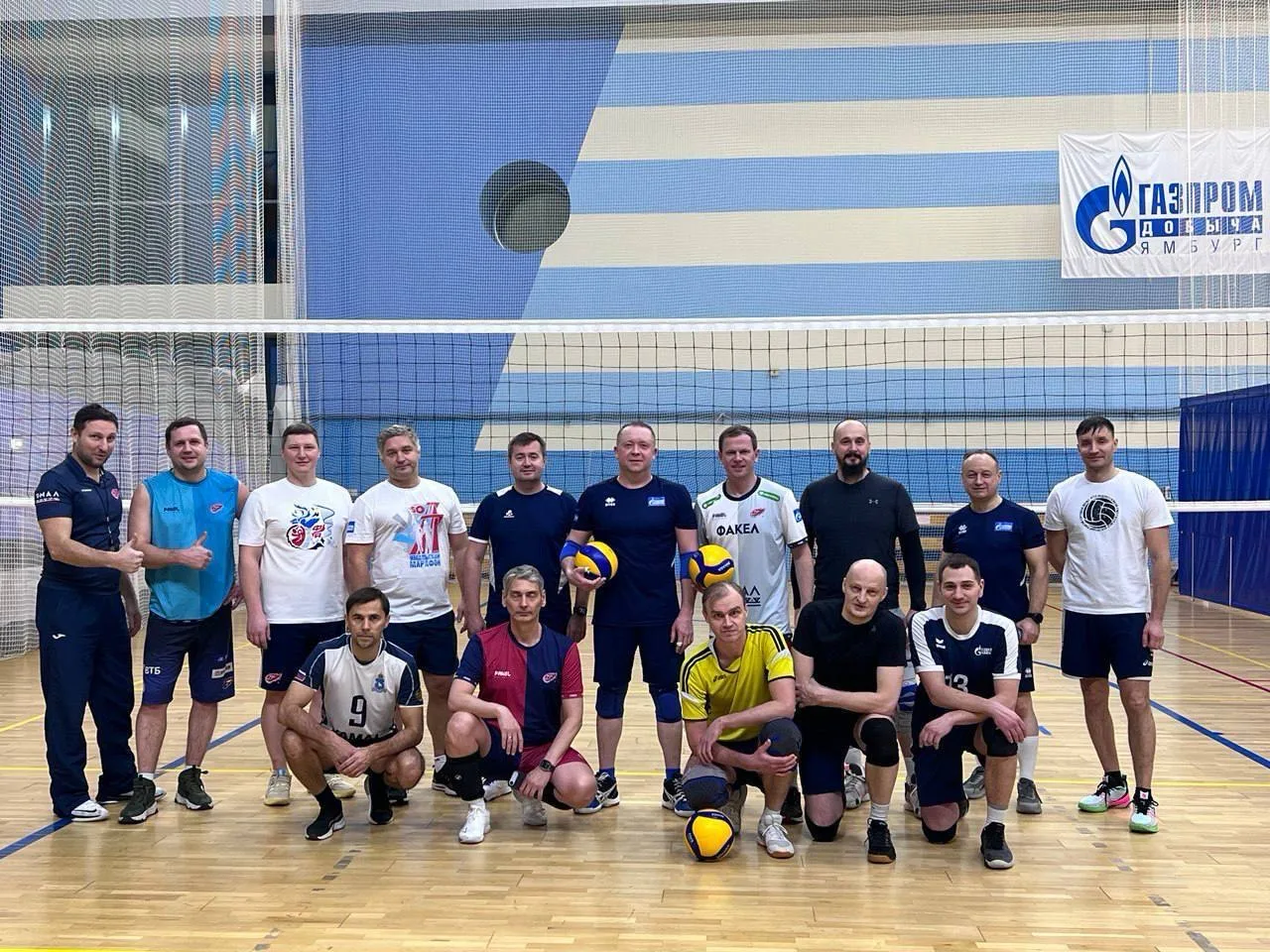 Активно начали Год здоровья на Ямале! Возобновили тренировки по волейболу с руководством компании «Г