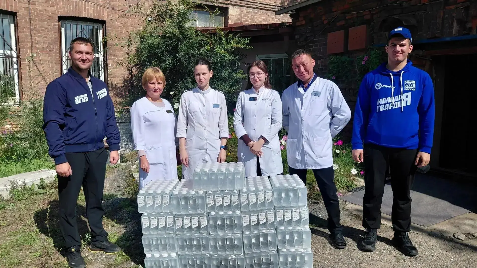 💦 «Молодая Гвардия Единой России» доставила воду в диспансерное отделение больницы в р...