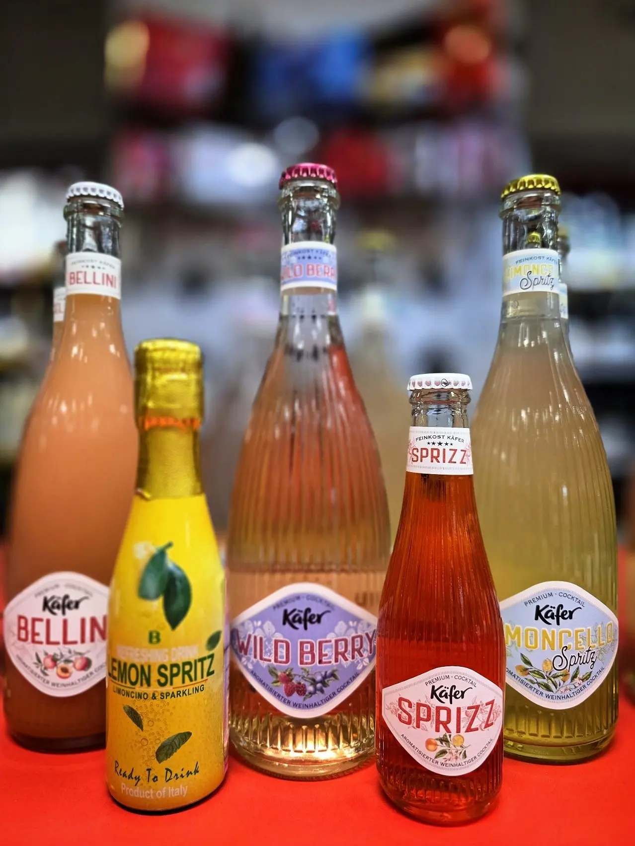 Лето приближается стремительно, а с ними и сезон лёгких коктейлей 🍹🍸