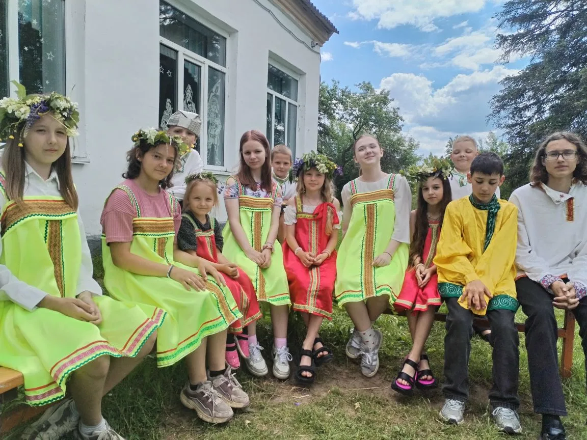 🌿 День России — время ощутить связь с родной землёй, вдохнуть аромат луговых трав и полюбоваться бе