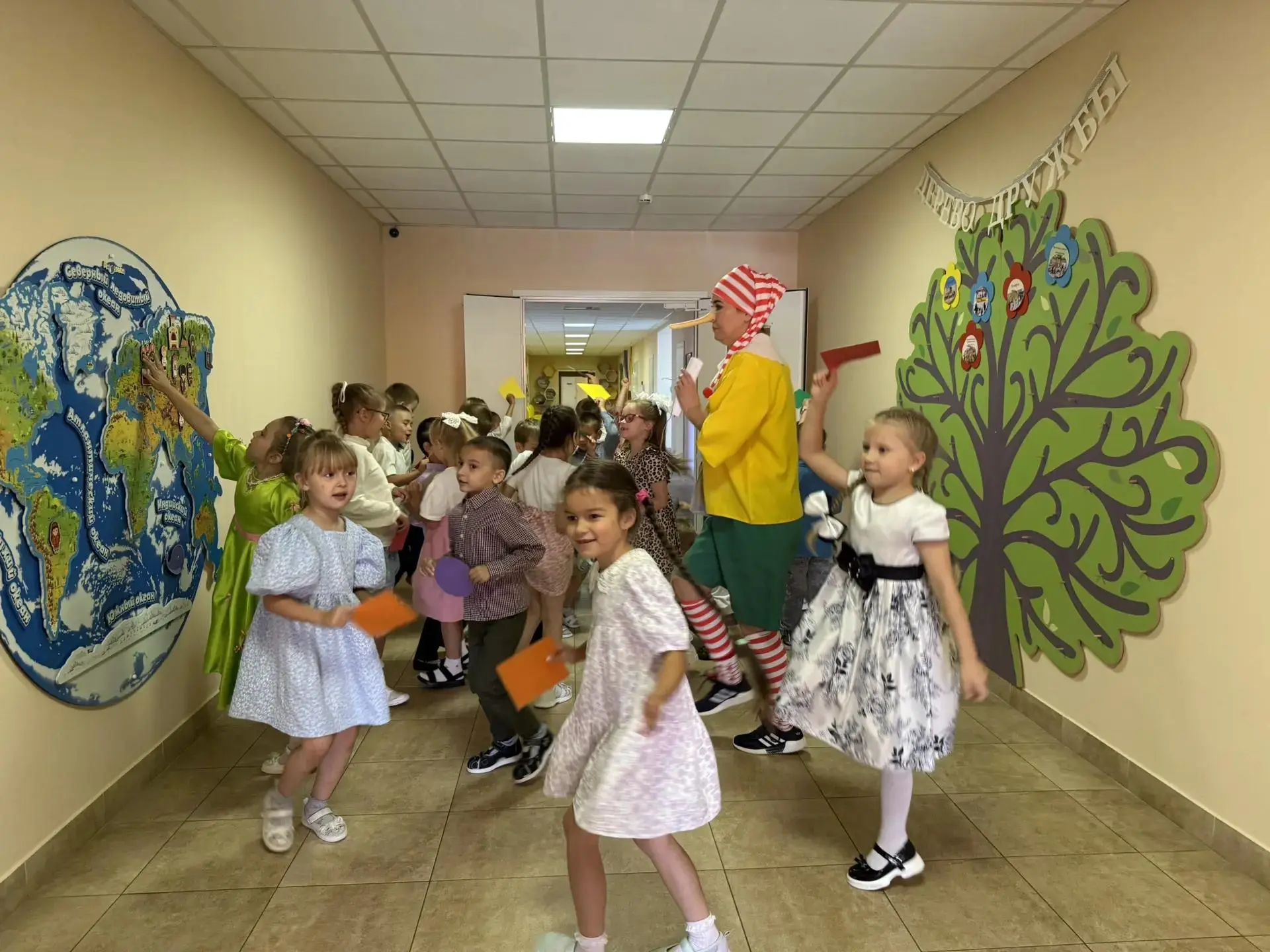 1 сентября в нашем детском саду ярко отметили День знаний — к ребятам пришёл Буратино! ...
