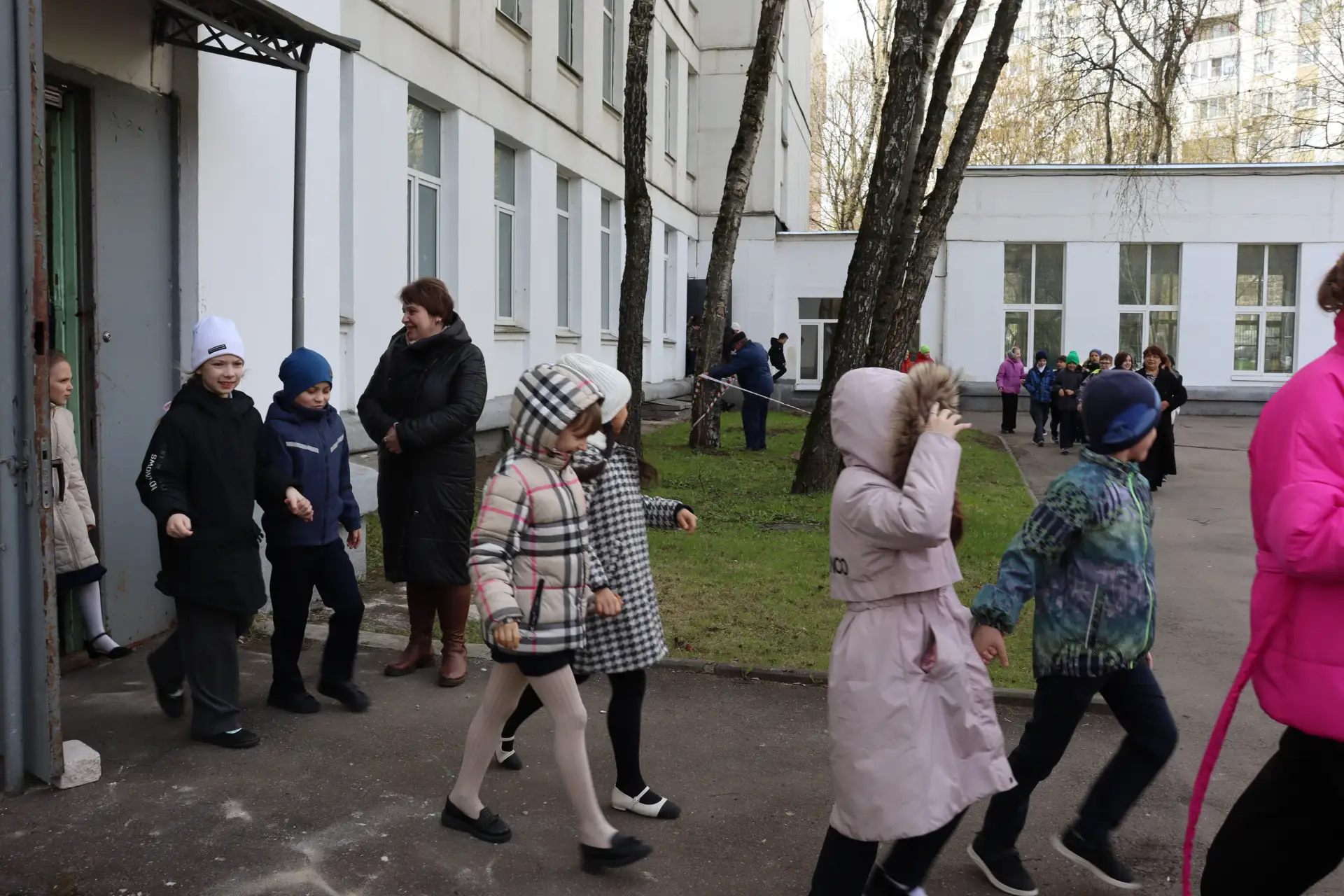 🚨 Сегодня наша школа показала, как действует команда!    🏫 Сегодня во всех корпусах нашей школы прош