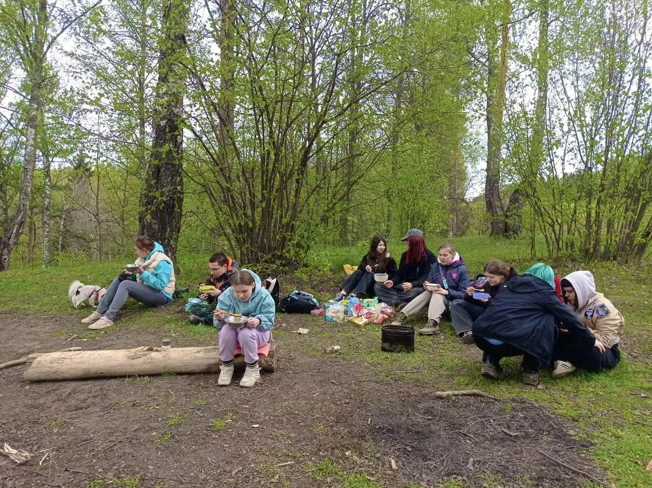 🏕️ Перезагрузка перед ЕГЭ  В минувшее воскресенье ребята 11-х классов и члены школьного туристского 