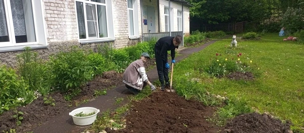 🗓️ 1 июня в нашем Центре внешкольной работы стартовала программа временного трудоустройства для нес