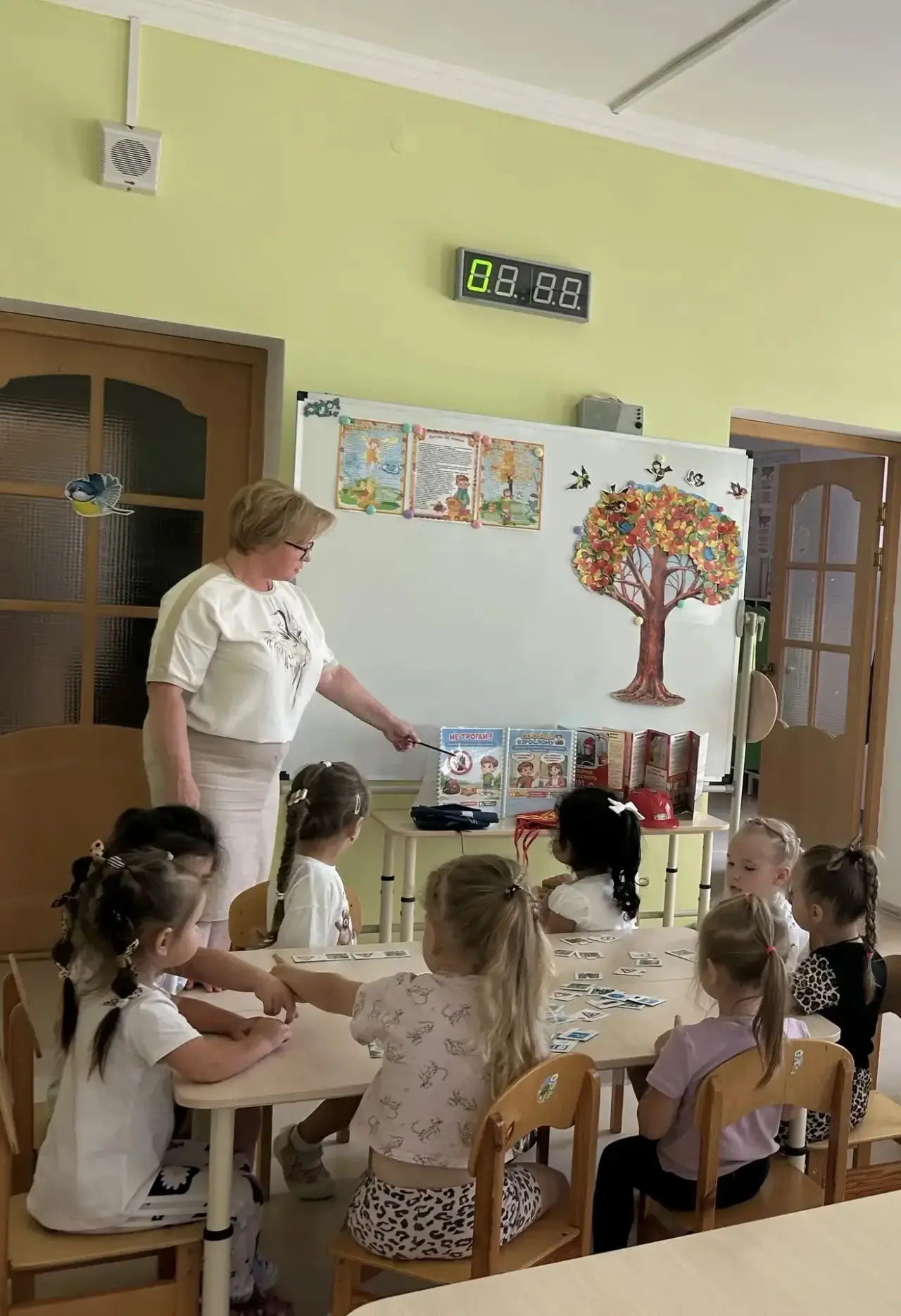 МИР — ЭТО КОГДА ДЕТСТВО НЕ ЗНАЕТ СТРАХА 🕊️