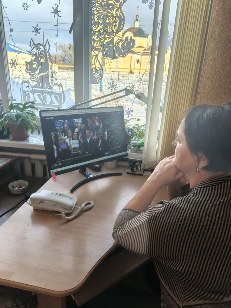 Принимаем участие в прямой трансляции "Итоги года с Владимиром Путиным". Смотрим вместе...