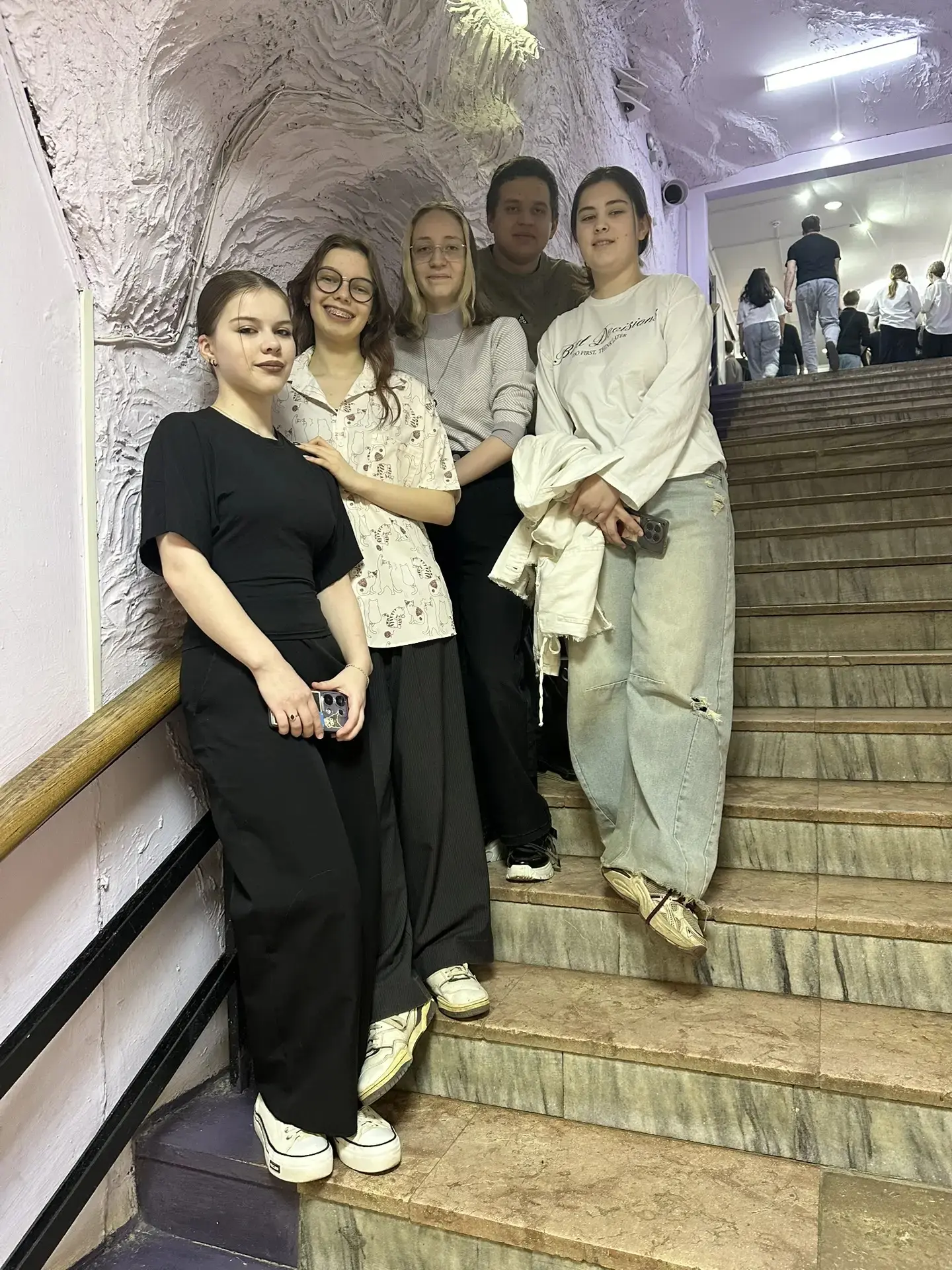Сегодня, 15 апреля, учащиеся 10а класса посетили  постановку Костромского камерного драматического т