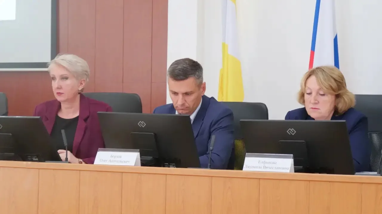 В Кочубеевском округе состоялось заседание межведомственной комиссии по координации соц...