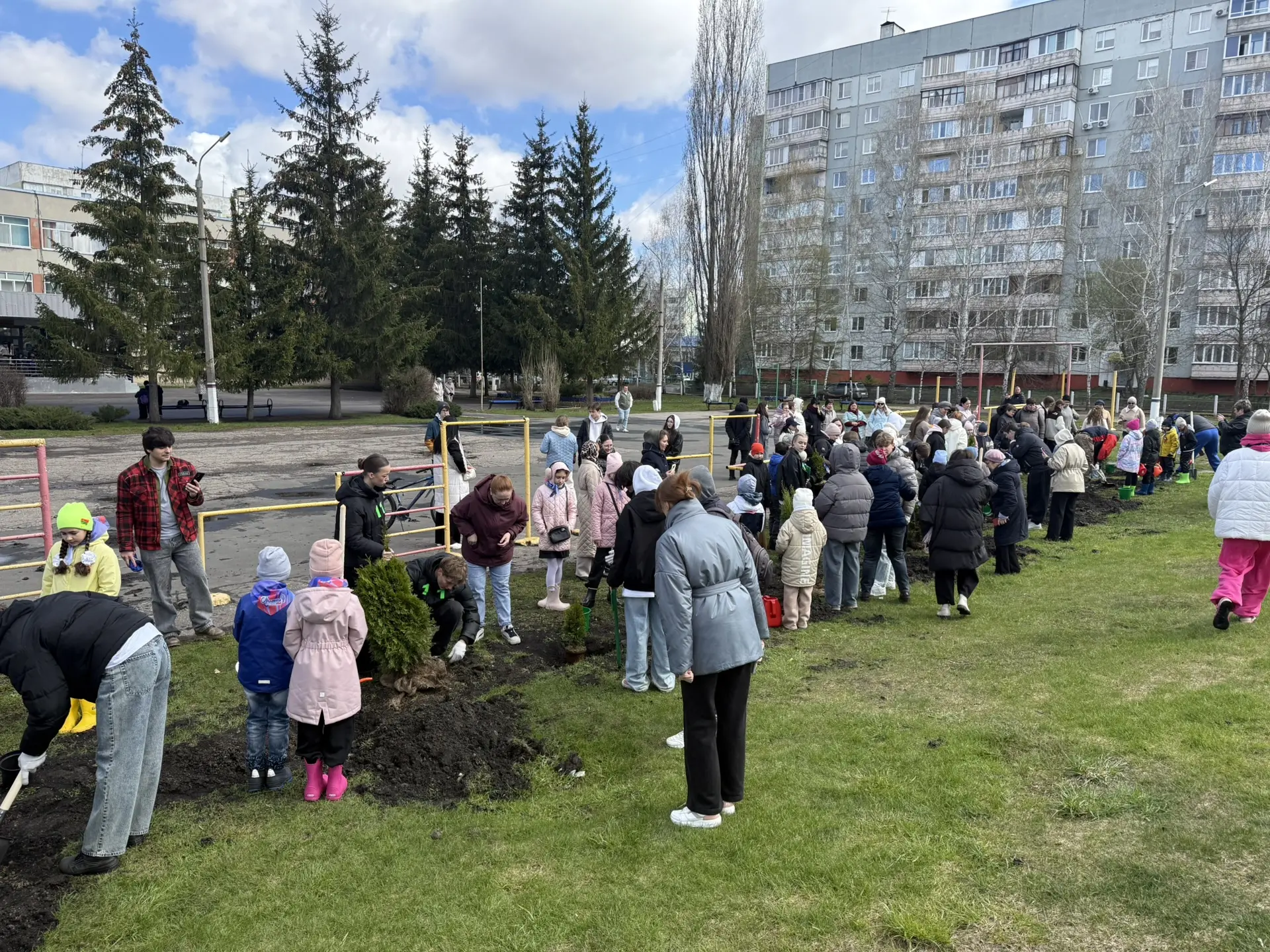 🌿 Участвуем в озеленении Пензенской области по инициативе губернатора Олега Мельниченко!  ✅Наша школ
