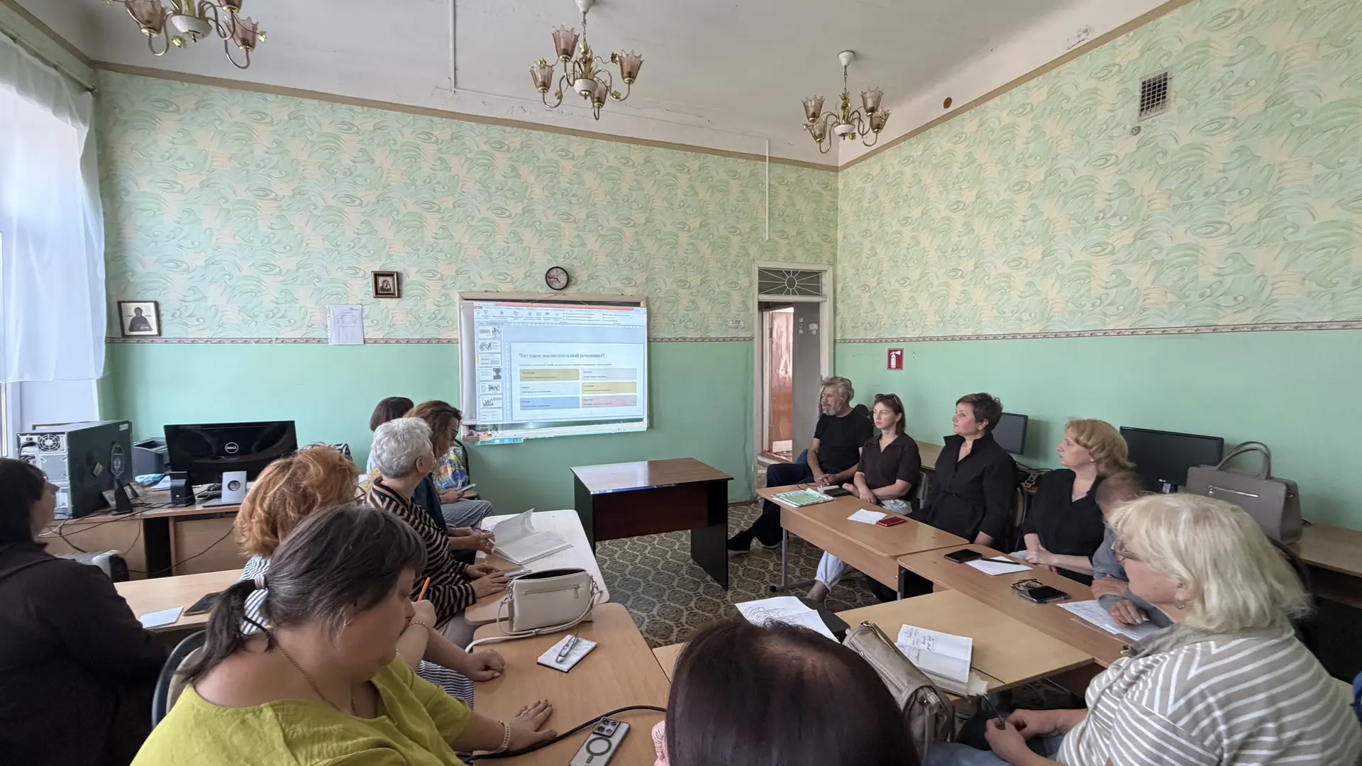 🎨В Котовске педагоги обсудили будущее дополнительного образования! 📚