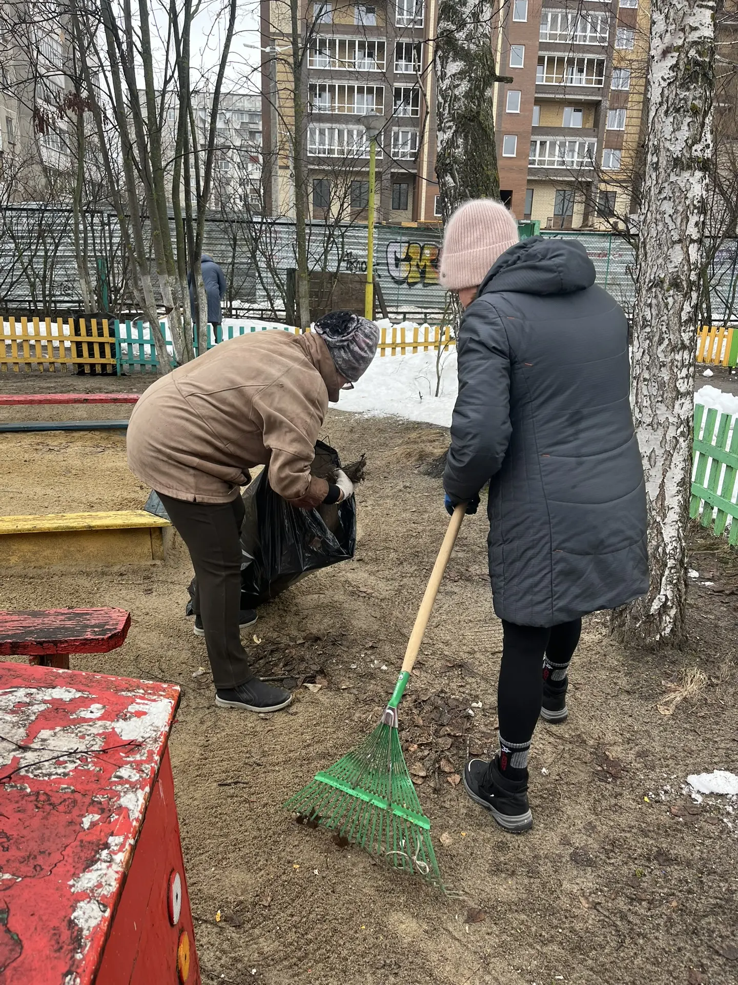 Апрель - традиционное время наведения чистоты и порядка, а субботник — это добрая традиция, и прекра