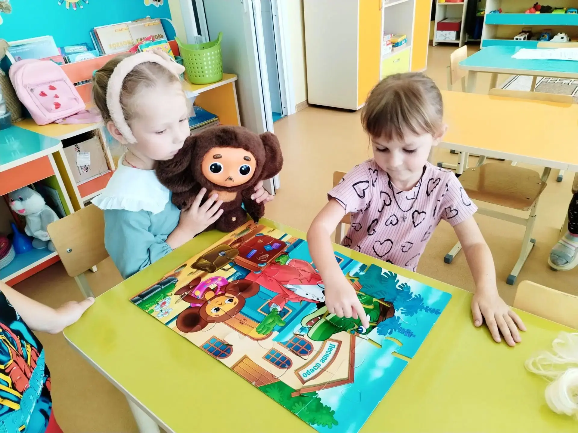 🧸🍊 День рождения Чебурашки отмечают ребята детского сада «Сказка»! 🎉