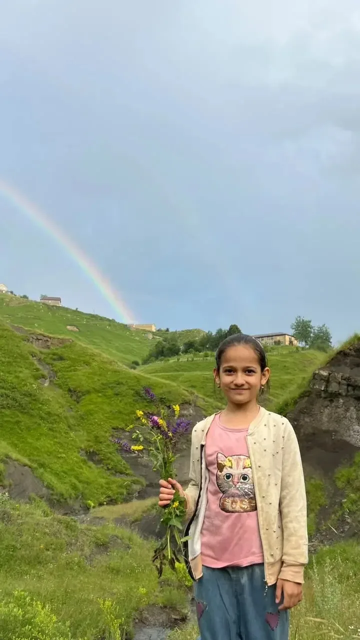 🌞 Каникулы с пользой! 🎨⛰️

Каникулы 2 «Д»  проходят весело и интересно! 🌿 Ребята отдыхают на прир