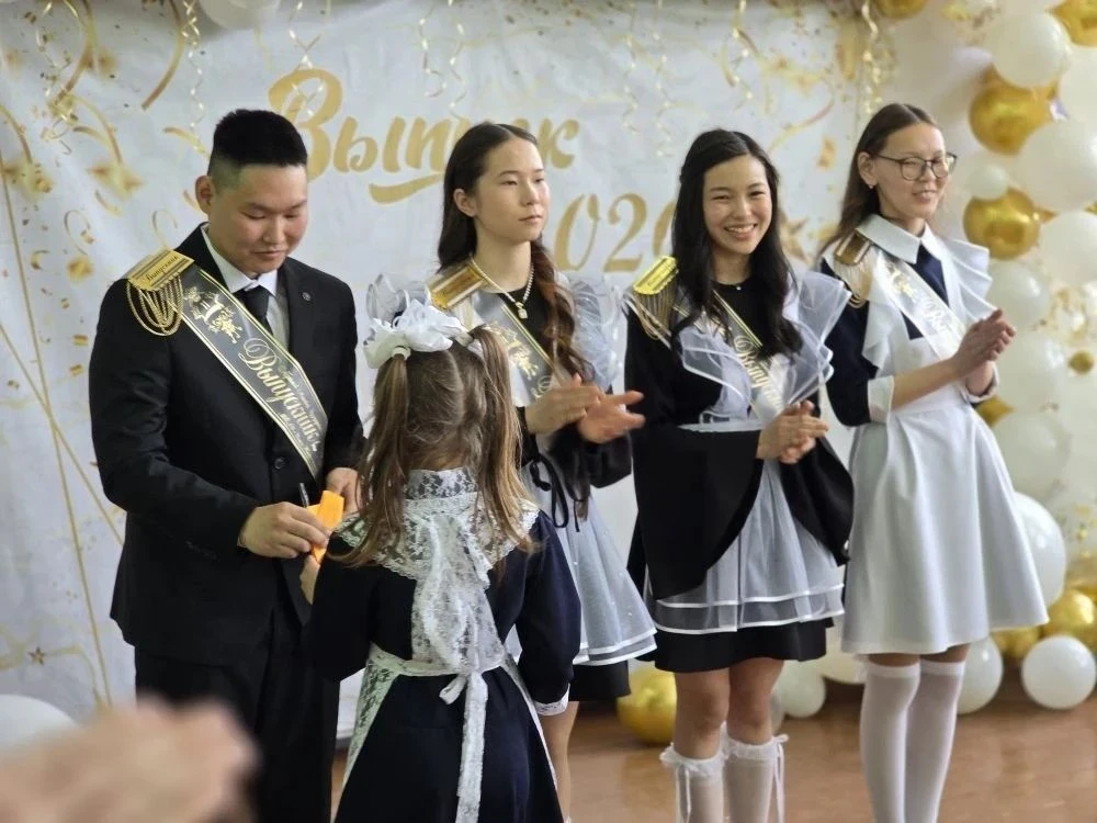 Последний звонок — первый шаг к мечте!   🔔 Сегодня в школах Тындинского округа прозвучал последний з