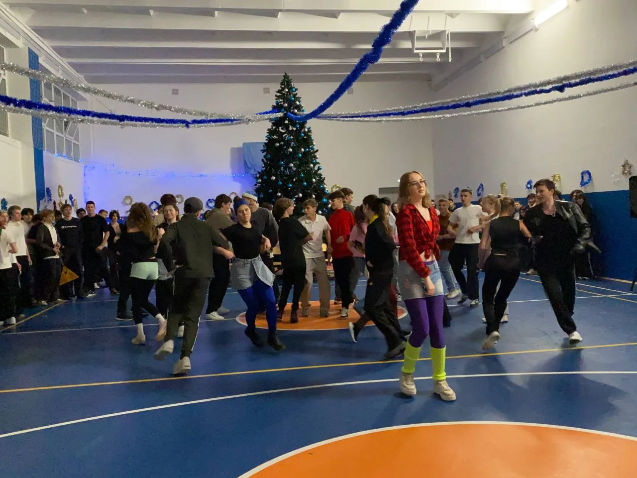 А третий день был наполнен красками и стилем 90-х🎄