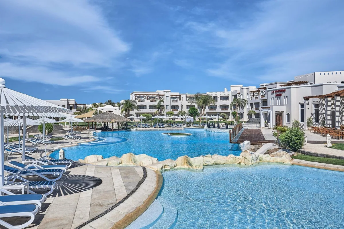 Приглашаем в JAZ CASA DEL MAR RESORT в Хургаде, в 300 м от моря на второй береговой лин...