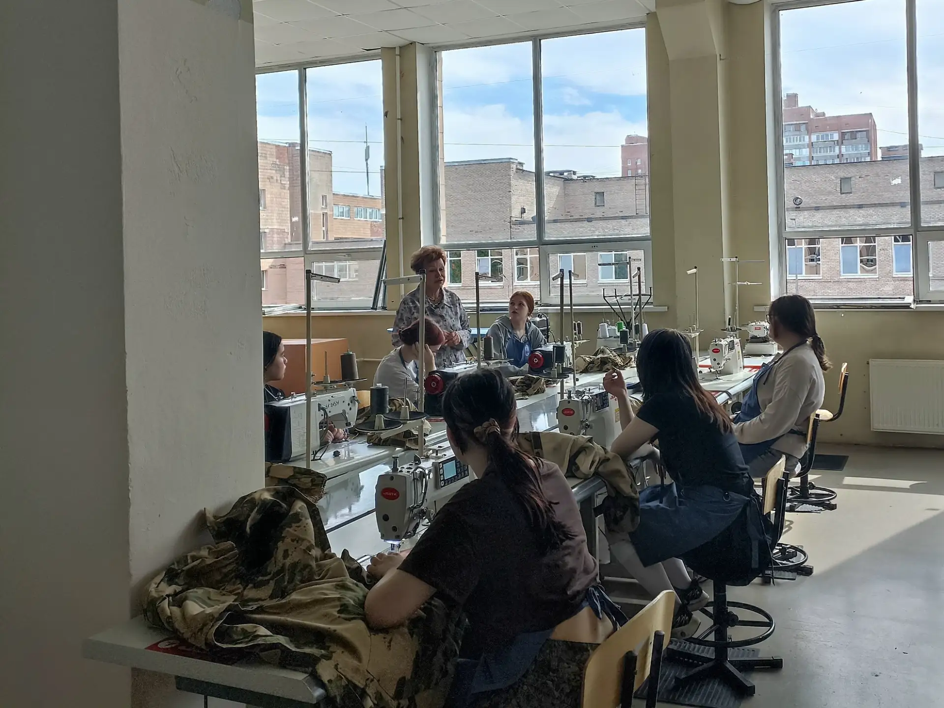 ИЖОРСКИЙ КОЛЛЕДЖ ПЕРЕДАЛ ВТОРУЮ ПАРТИЮ ГОСПИТАЛЬНЫХ БРЮК

Помощь своим - главная миссия мирного насе