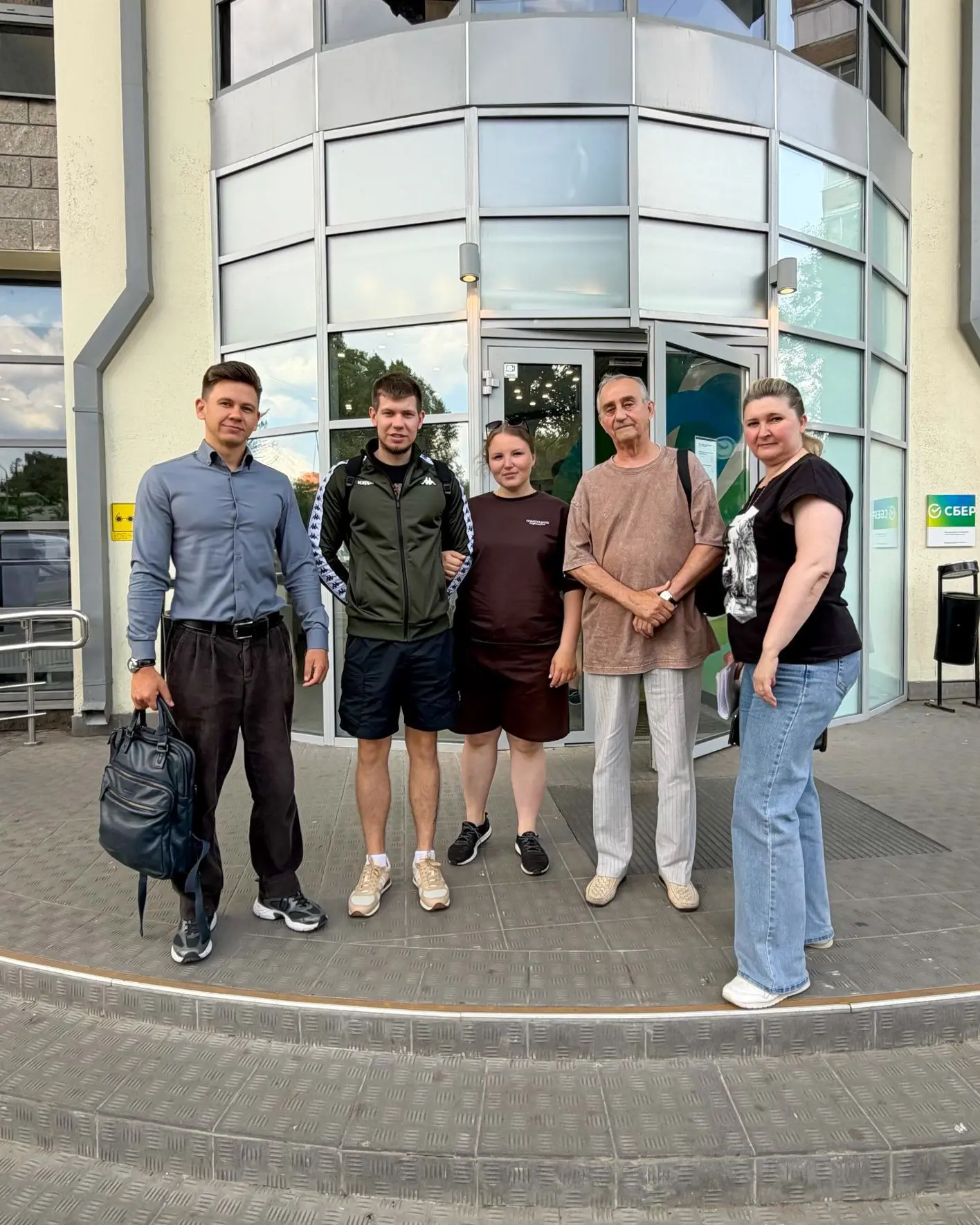 Клиенты пришли с задачей продать квартиру, а затем приобрести новую, ближе к родным в М...