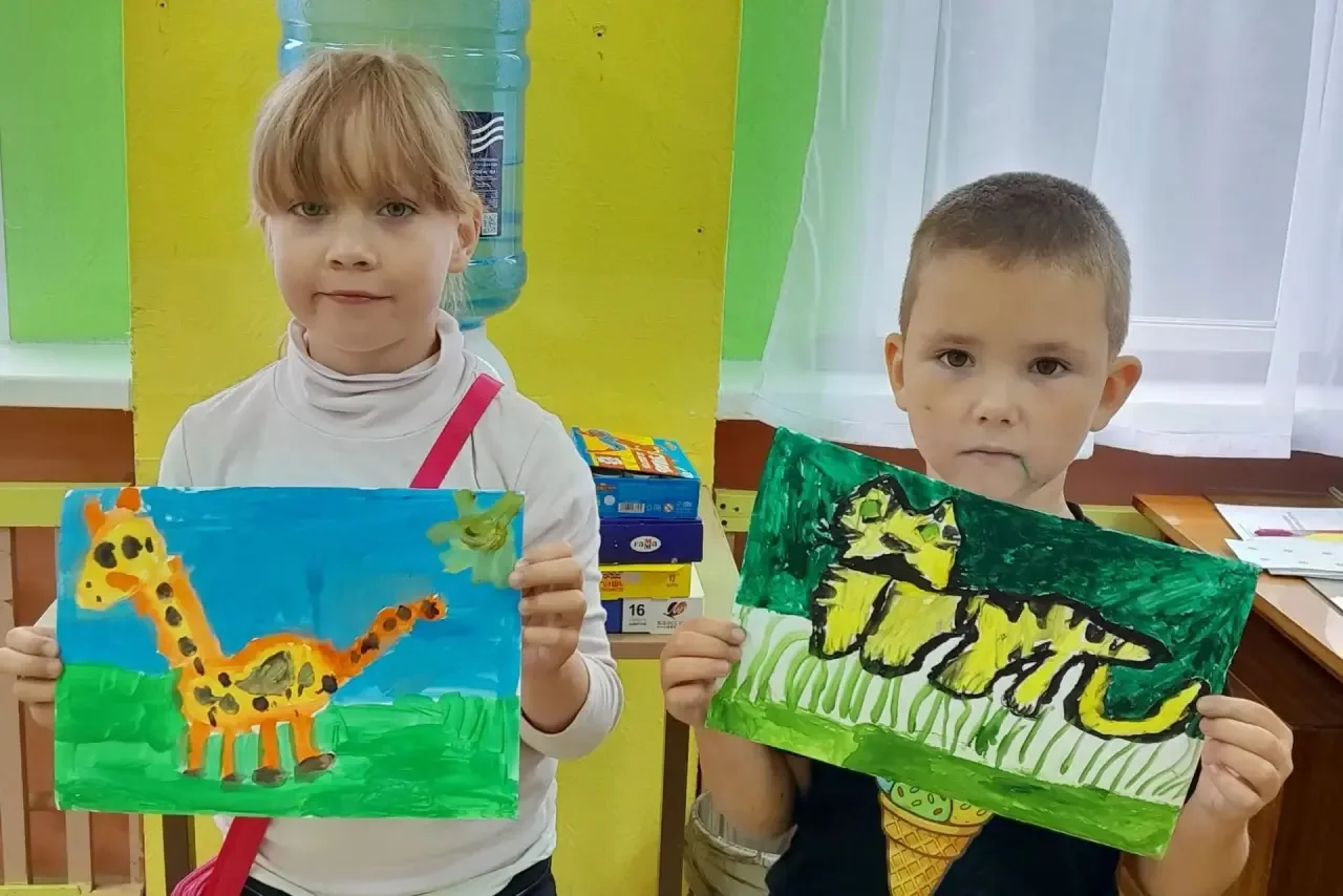 В летнем лагере мы зажигаем краски 🎨!