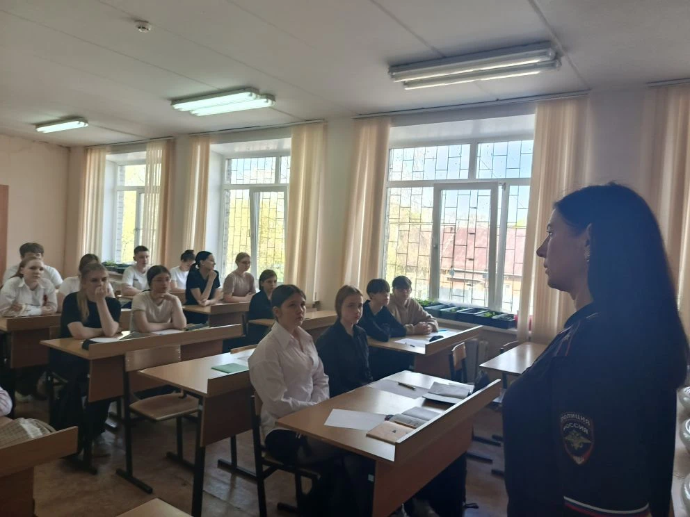 ⚠️ СИМ и Питбайки: не игра, а правила! Разбираемся, чтобы не попасть в беду  Привет, старшеклассники