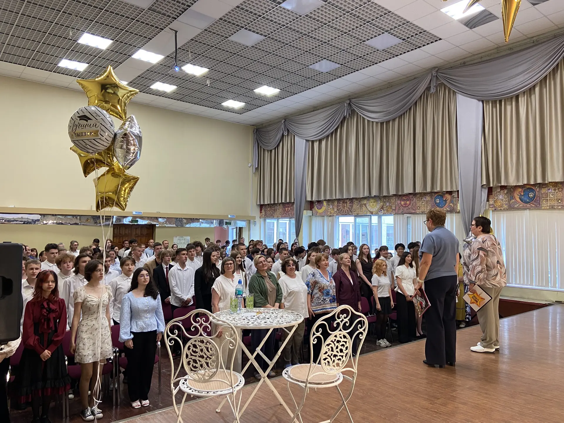 🎓 Сегодня — точка старта! 🚀

В нашей школе сегодня был настоящий праздник: состоялась торжественна