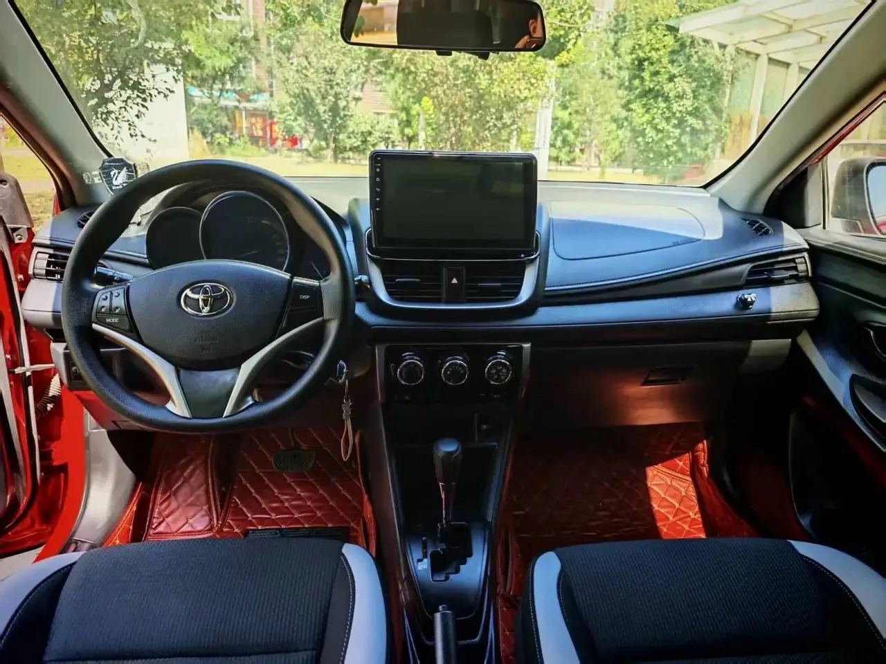 🇨🇳 Яркий городской хэтчбек с надёжностью от Toyota. Компактный, манёвренный и максима...